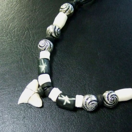 本物のサメの歯ネックレス - 20044etk