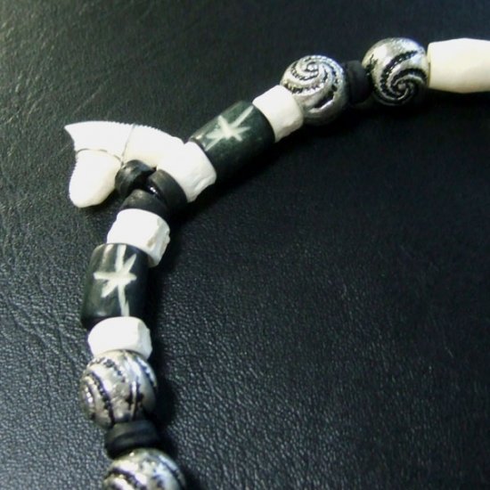 本物のサメの歯ネックレス - 20044etk