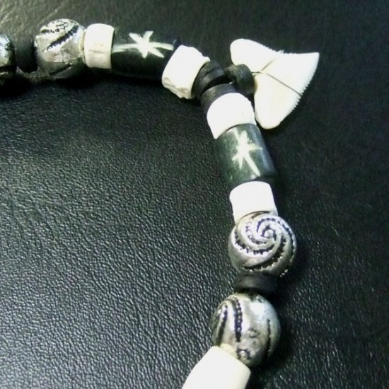 本物のサメの歯ネックレス - 20044etk