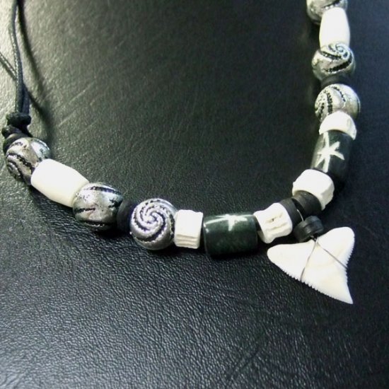 本物のサメの歯ネックレス - 20044etk