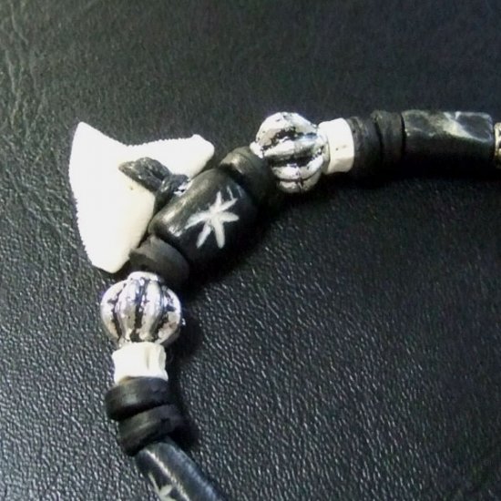 本物のサメの歯ネックレス - 20045etk