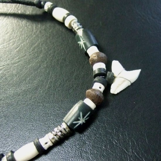 本物のサメの歯ネックレス - 20046etk
