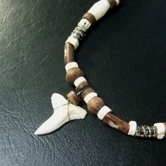 本物のサメの歯ネックレス - 20050etk
