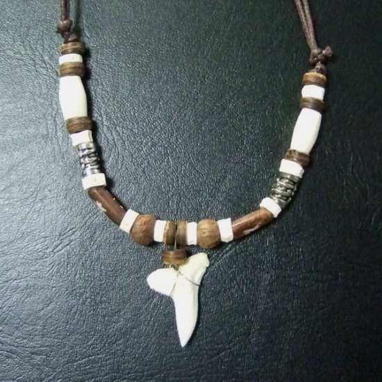 本物のサメの歯ネックレス - 20050etk