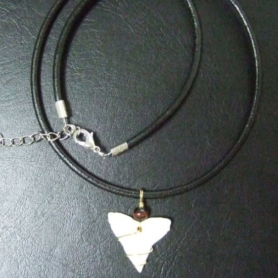 メジロザメ サメの歯チョーカー（約2.4cm） 黒色- 20086zhb