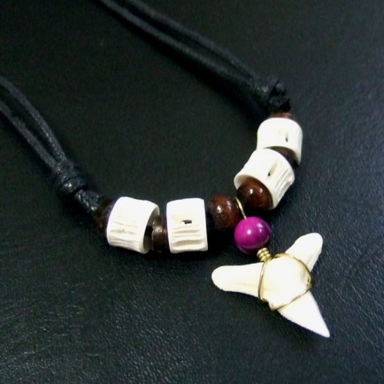 メジロザメ 本物のサメの歯ネックレス - 20125zhc