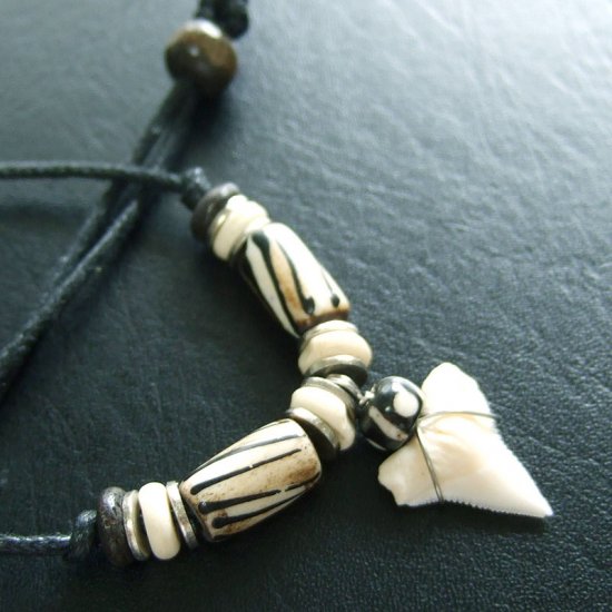 メジロザメ 本物のサメの歯ネックレス - 20166zhd