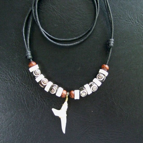 アオザメの歯（約2.7cm）ボーンビーズネックレス - 20185zhc