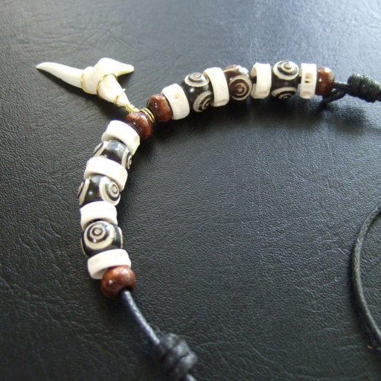 アオザメの歯（約2.7cm）ボーンビーズネックレス - 20185zhc