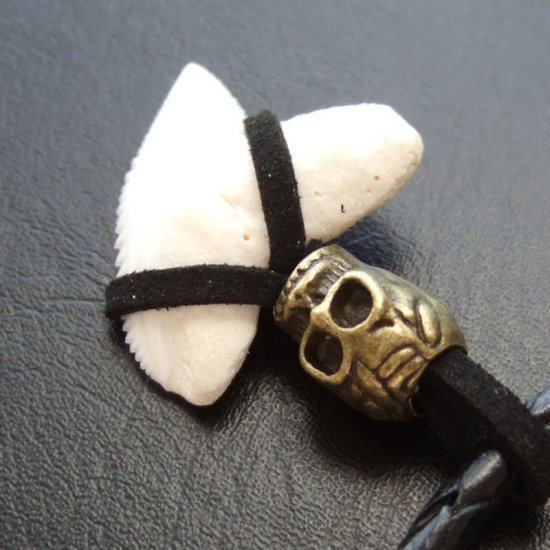 【表示現品】2.8cm イタチザメ（タイガーシャーク）の歯ペンダント - 20288zhb