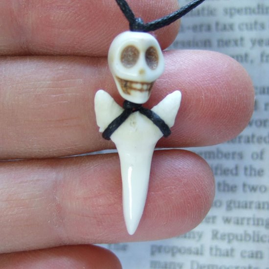 メジロザメの歯 サメの歯ネックレス（約2.3cm） - 20406zhb