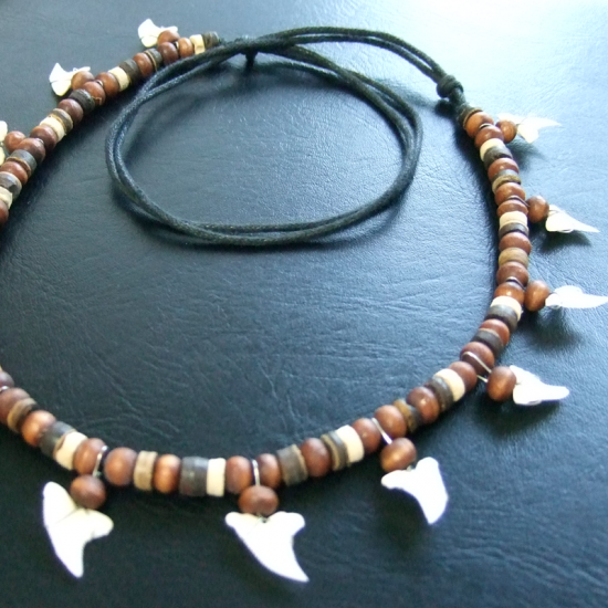 本物のサメの歯ネックレス - 20601esw