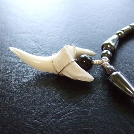 【表示現品】アオザメの歯（約3.6cm）ヘマタイトネックレス - 20659zhb