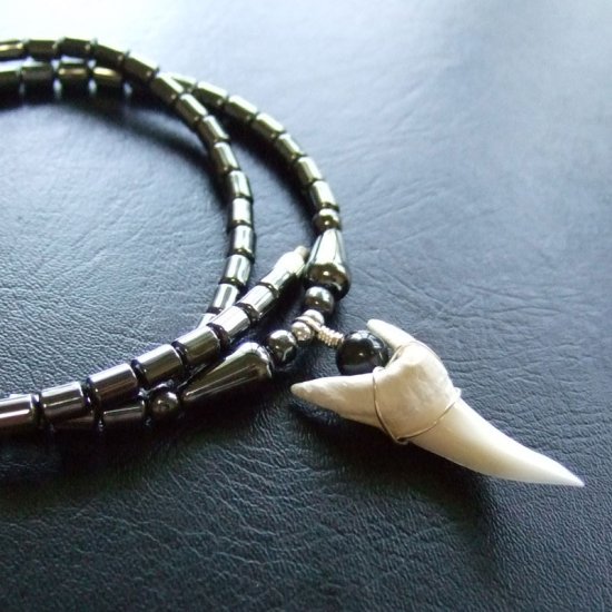 【表示現品】アオザメの歯（約3.6cm）ヘマタイトネックレス - 20659zhb