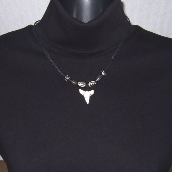 【表示現品】オオメジロザメの歯（下あご）ネックレス - 20753zhb