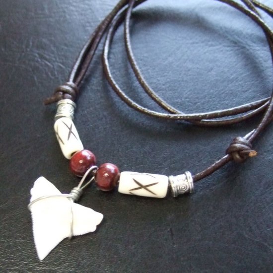 【表示現品】オオメジロザメの歯（上あご）ネックレス - 20755zhb