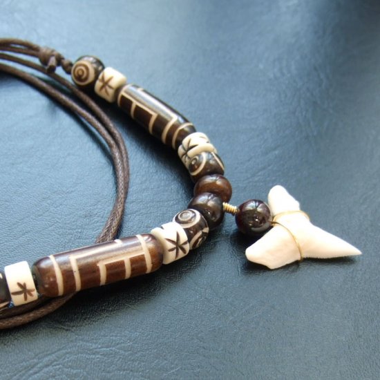 【表示現品】オオメジロザメの歯（下あご）ネックレス - 20776zhb