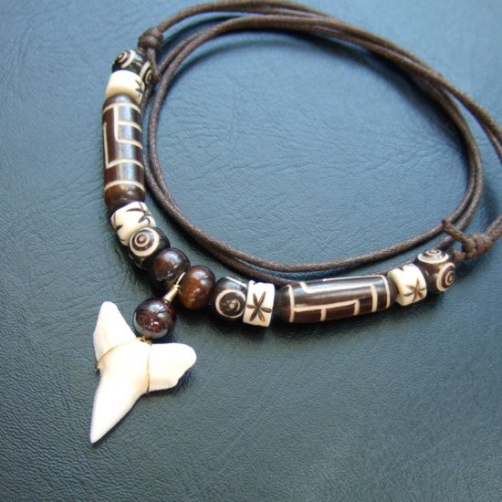 【表示現品】オオメジロザメの歯（下あご）ネックレス - 20776zhb