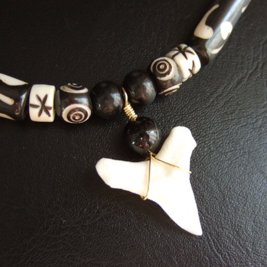 【表示現品】オオメジロザメの歯（下あご）ネックレス - 20777zhb