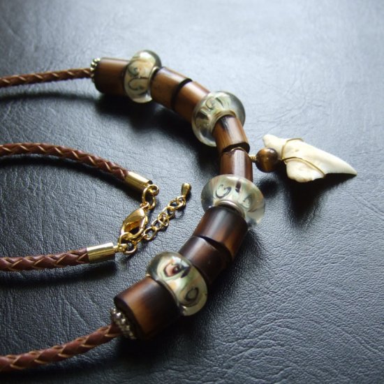 【表示現品】2.5cm メジロザメの歯ペンダント - 20839zhb