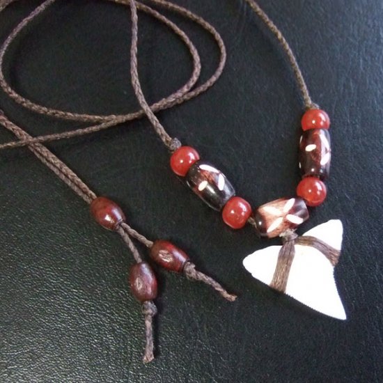 【表示現品】サメの歯ネックレス（大型オオメジロザメ上あご 2.5cm） - 20859zhb