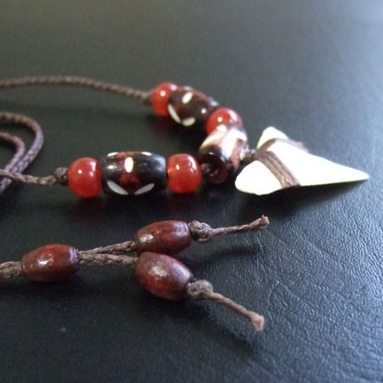 【表示現品】サメの歯ネックレス（大型オオメジロザメ上あご 2.5cm） - 20859zhb