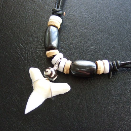 【表示現品】オオメジロザメの歯（下あご）ネックレス - 20898zhb