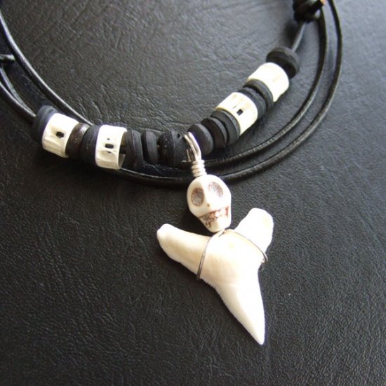 【表示現品】オオメジロザメの歯（下あご）ネックレス - 20899zhb