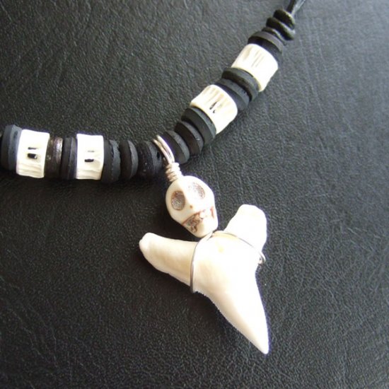 【表示現品】オオメジロザメの歯（下あご）ネックレス - 20899zhb