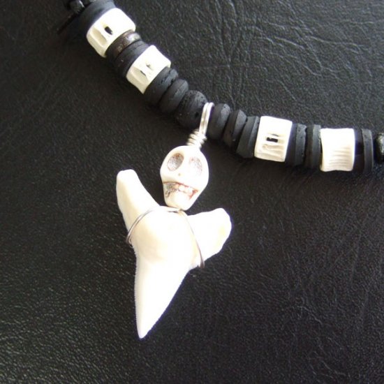 【表示現品】オオメジロザメの歯（下あご）ネックレス - 20899zhb