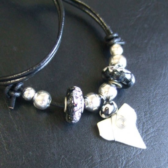 【表示現品】サメの歯ネックレス（オオメジロザメの歯） - 20927zhb