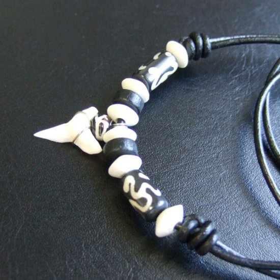 【表示現品】サメの歯ネックレス（オオメジロザメの歯） - 20928zhb