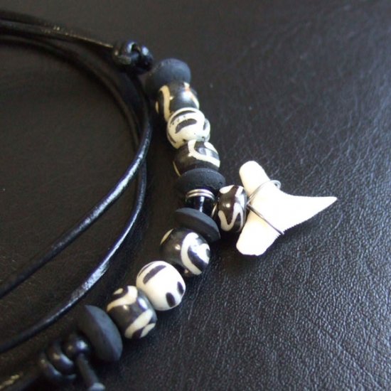 【表示現品】サメの歯ネックレス（オオメジロザメの歯） - 20929zhb