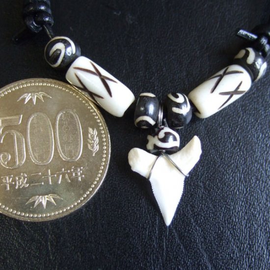 【表示現品】ミニサイズメジロザメ の歯ネックレス - 20955zhb