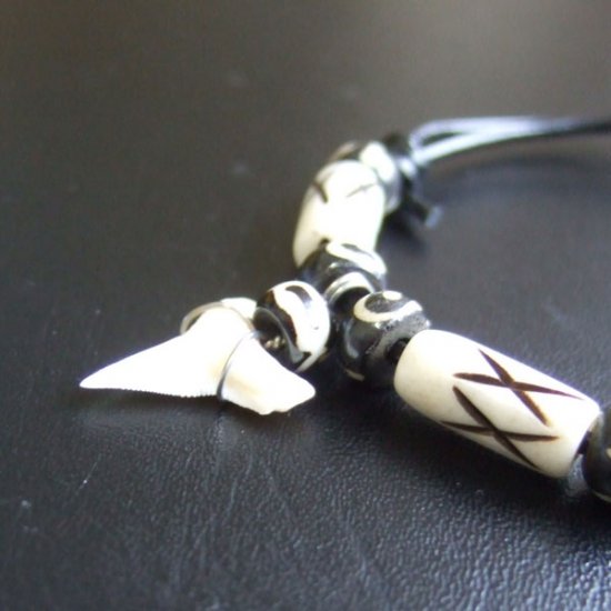 【表示現品】ミニサイズメジロザメ の歯ネックレス - 20955zhb