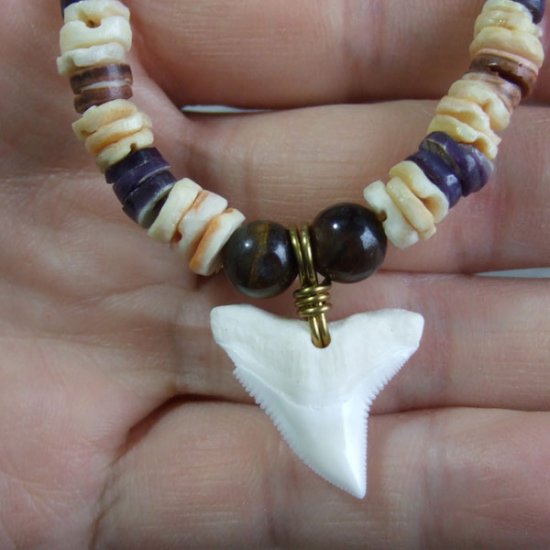 【訳あり現品】オオメジロザメの歯・ビーズネックレス - 21054zhb
