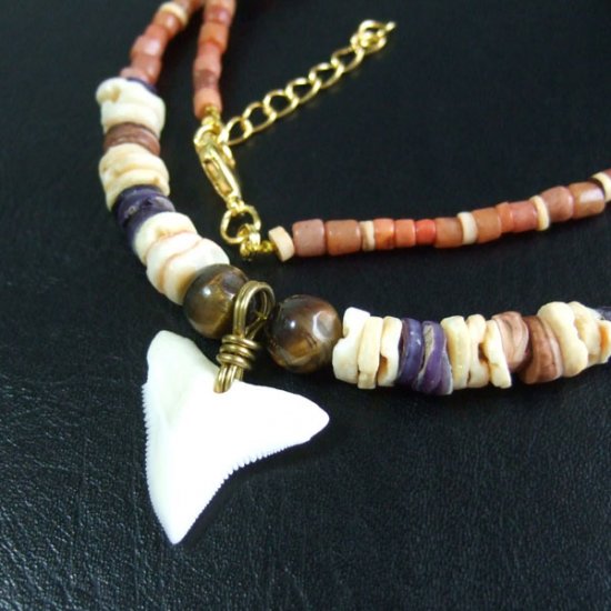 【訳あり現品】オオメジロザメの歯・ビーズネックレス - 21054zhb