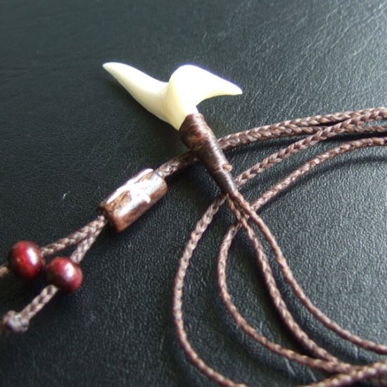 【表示現品】アオザメの前歯（約3.3cm）シンプルネックレス - 21069zhb