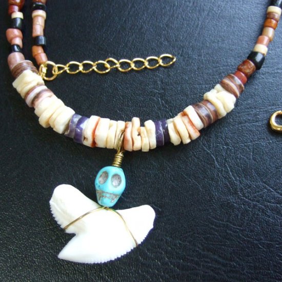 【表示現品】2.6cm タイガーシャークの歯 ビーズネックレス - 21095zhb