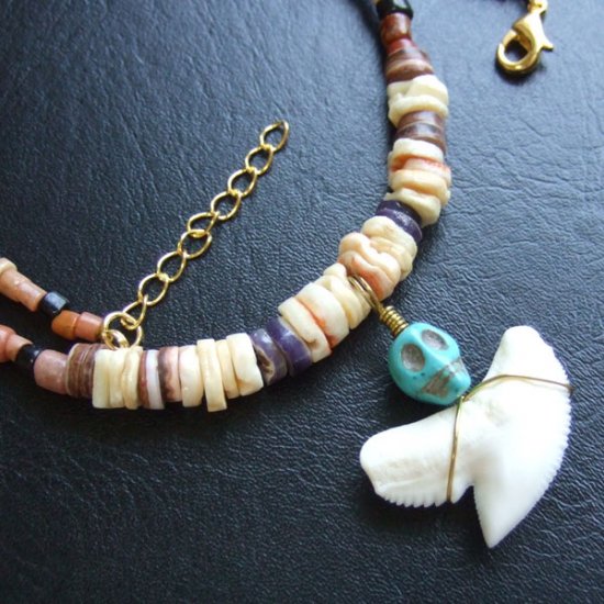 【表示現品】2.6cm タイガーシャークの歯 ビーズネックレス - 21095zhb