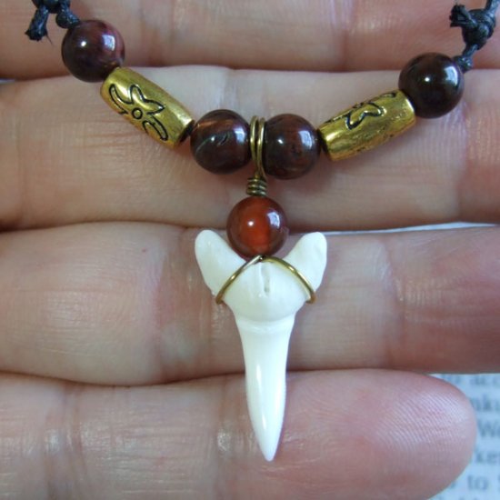 【表示現品】大型メジロザメの歯 ペンダント - 21102zhb