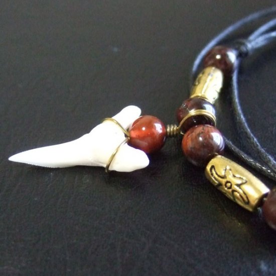 【表示現品】大型メジロザメの歯 ペンダント - 21102zhb