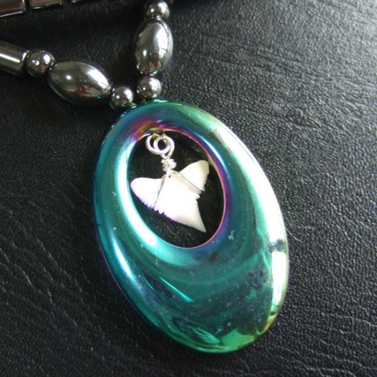 【表示現品】ミニサイズサメの歯ペンダントネックレス - 21116zhb