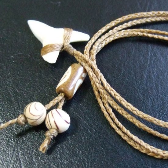 【表示現品】2.6.cm 大型オオメジロザメの歯ペンダント - 21152zhb