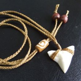 【表示現品】2.5.cm 大型オオメジロザメの歯ペンダント - 21180zhb  【表示現品】2.5.cm 大型オオメジロザメの歯ペンダント - 21180zhb