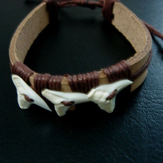 本物のサメの歯レザーブレスレット - 27004esw