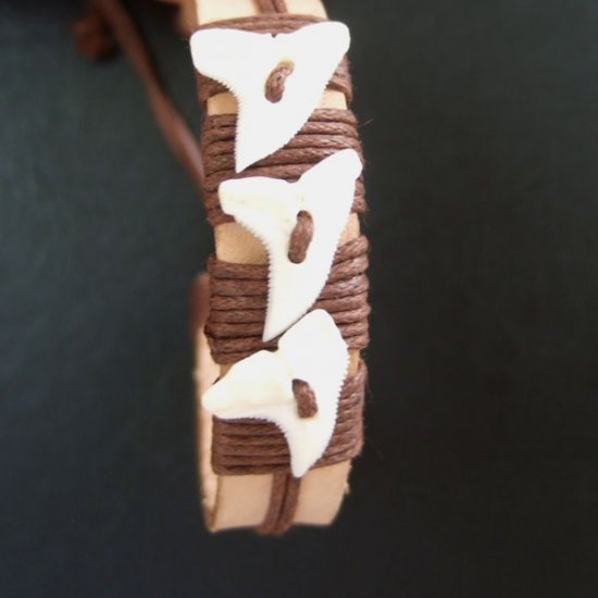 本物のサメの歯レザーブレスレット - 27004esw