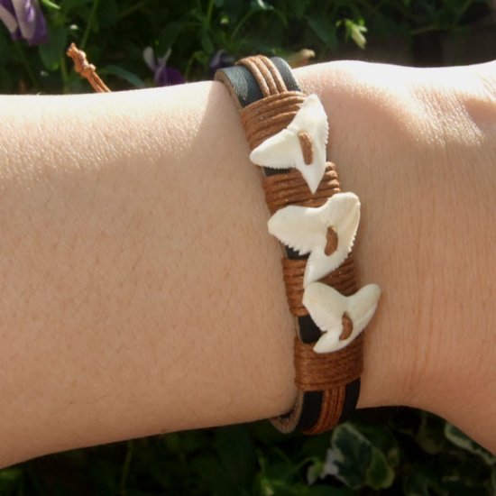 本物のサメの歯レザーブレスレット - 27005esw