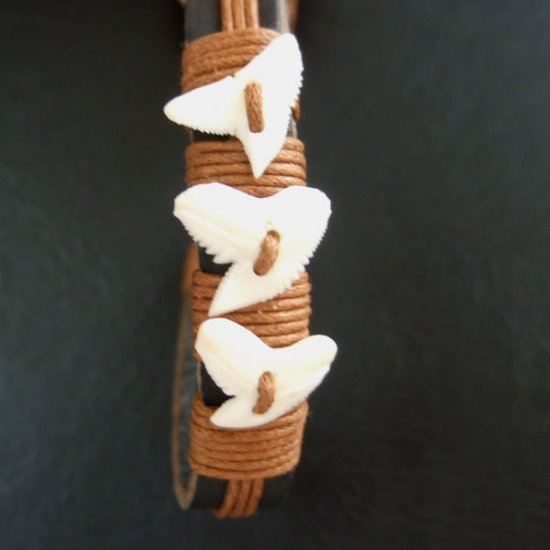 本物のサメの歯レザーブレスレット - 27005esw