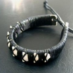 本物のサメの歯レザーブレスレット(黒) - 27033efi